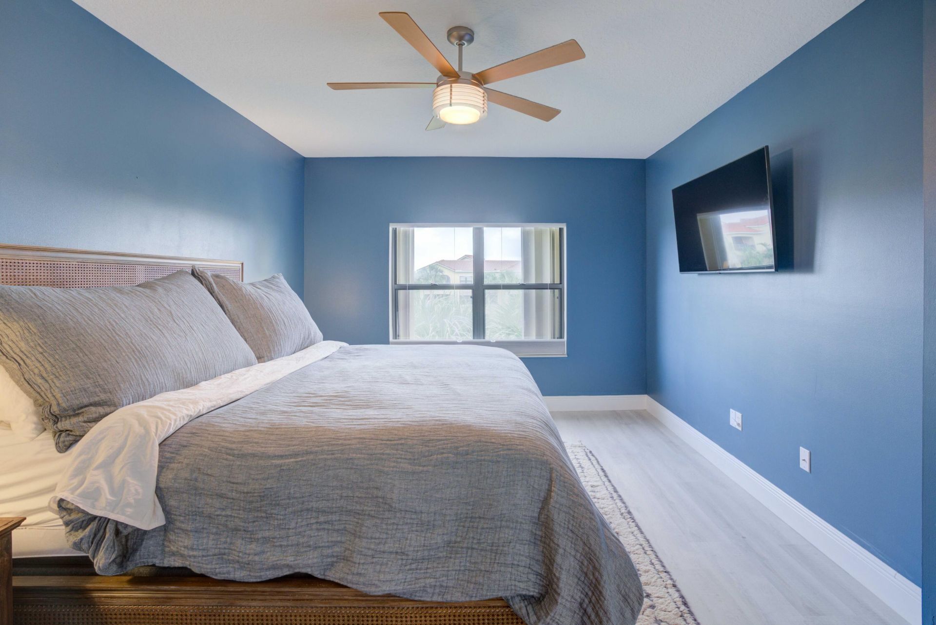 100 Uno Lago Drive, Unit 402, Juno Beach, FL 33408 Photo