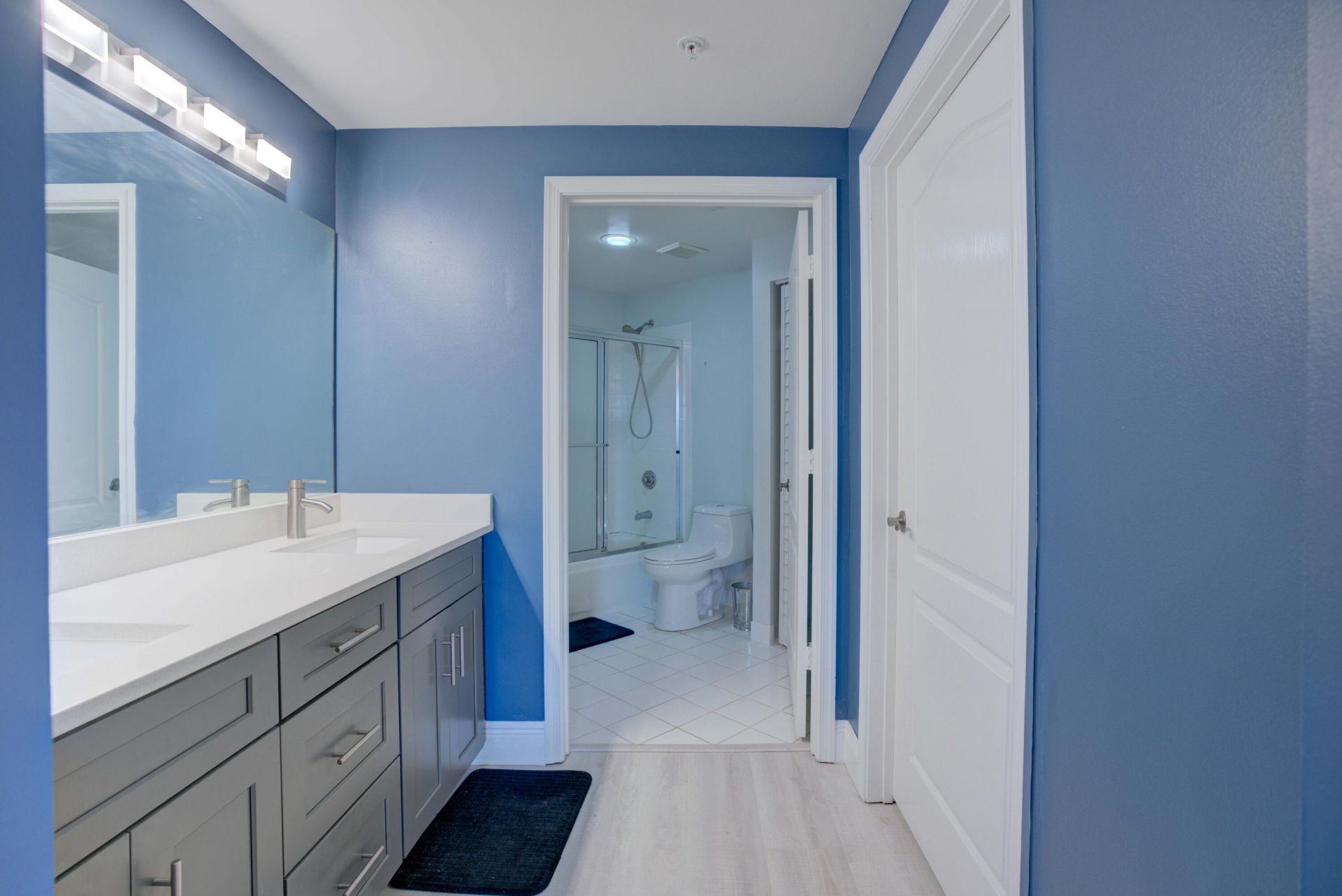 100 Uno Lago Drive, Unit 402, Juno Beach, FL 33408 Photo