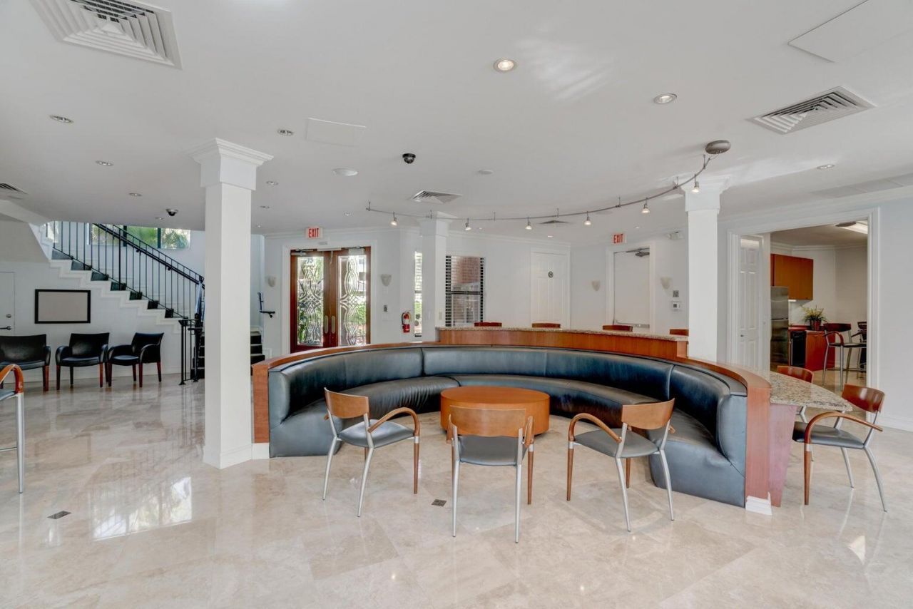 100 Uno Lago Drive, Unit 402, Juno Beach, FL 33408 Photo