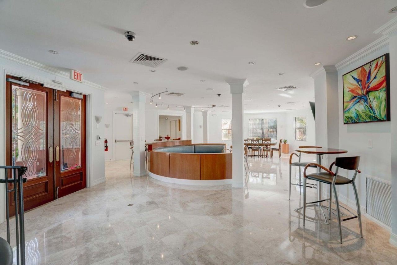 100 Uno Lago Drive, Unit 402, Juno Beach, FL 33408 Photo