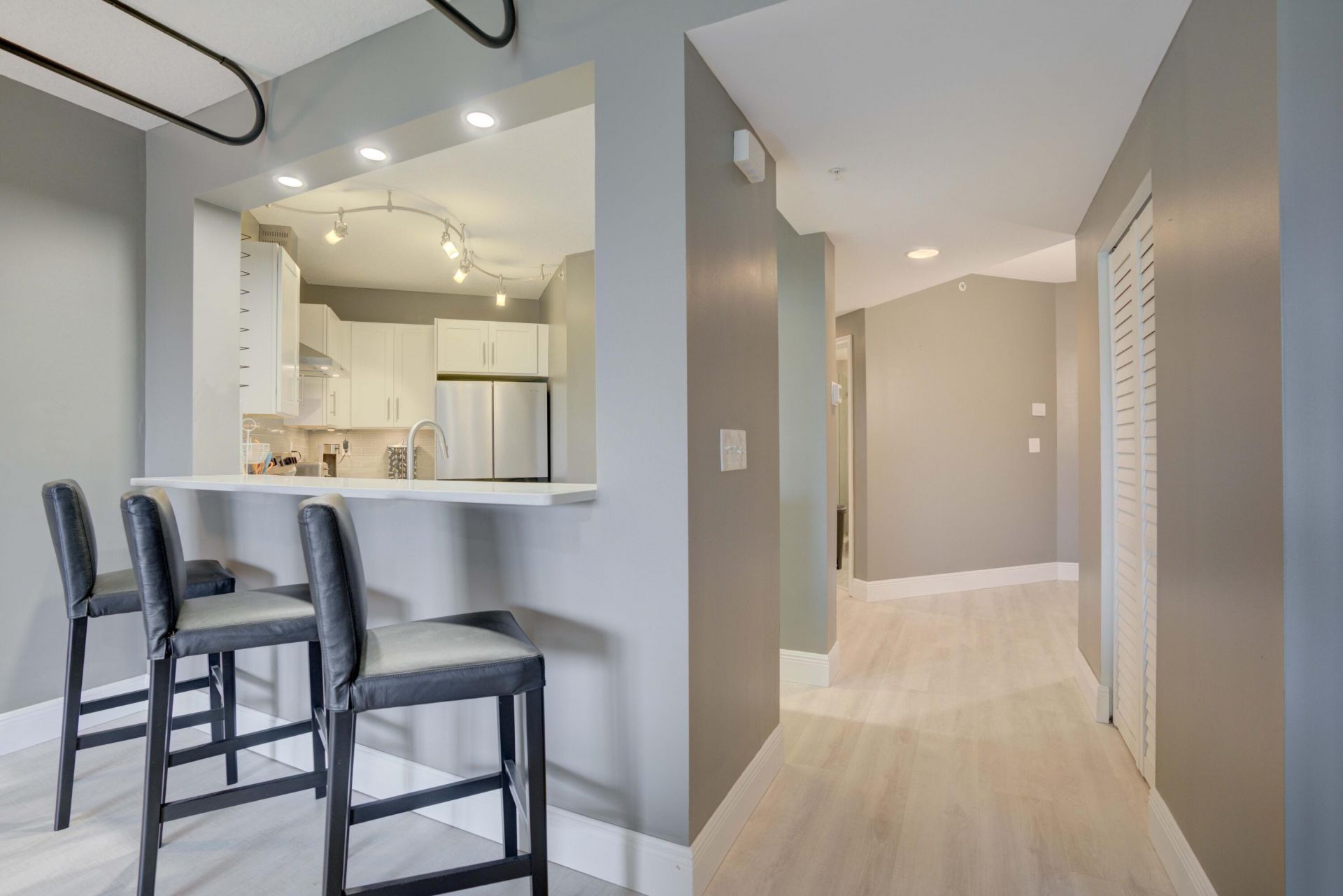 100 Uno Lago Drive, Unit 402, Juno Beach, FL 33408 Photo