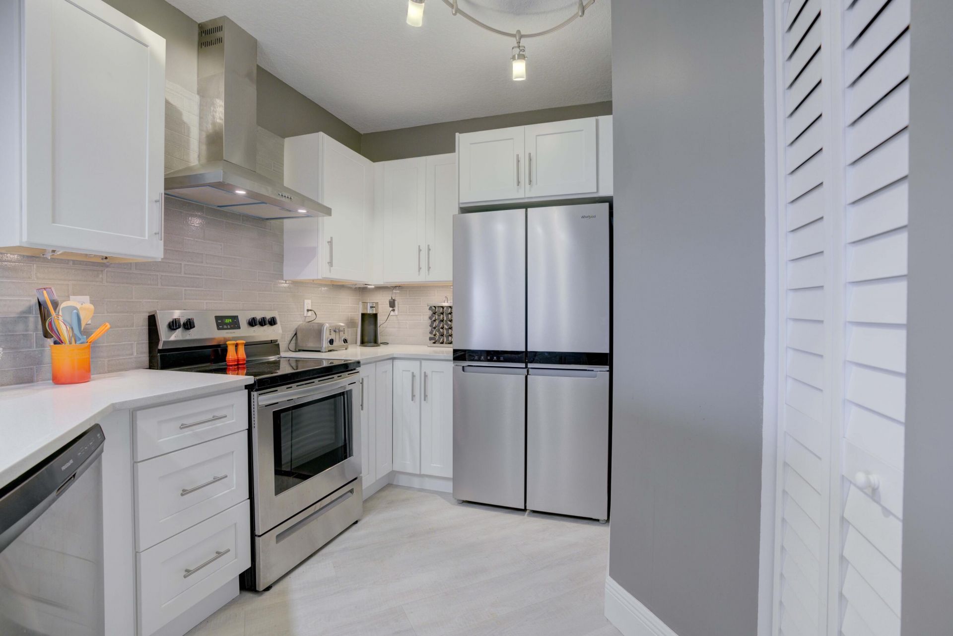 100 Uno Lago Drive, Unit 402, Juno Beach, FL 33408 Photo