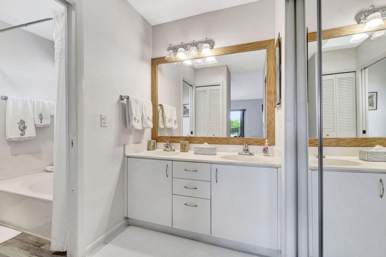 8320 Waterline Drive, Unit 201, Boynton Beach, FL 33472 Photo