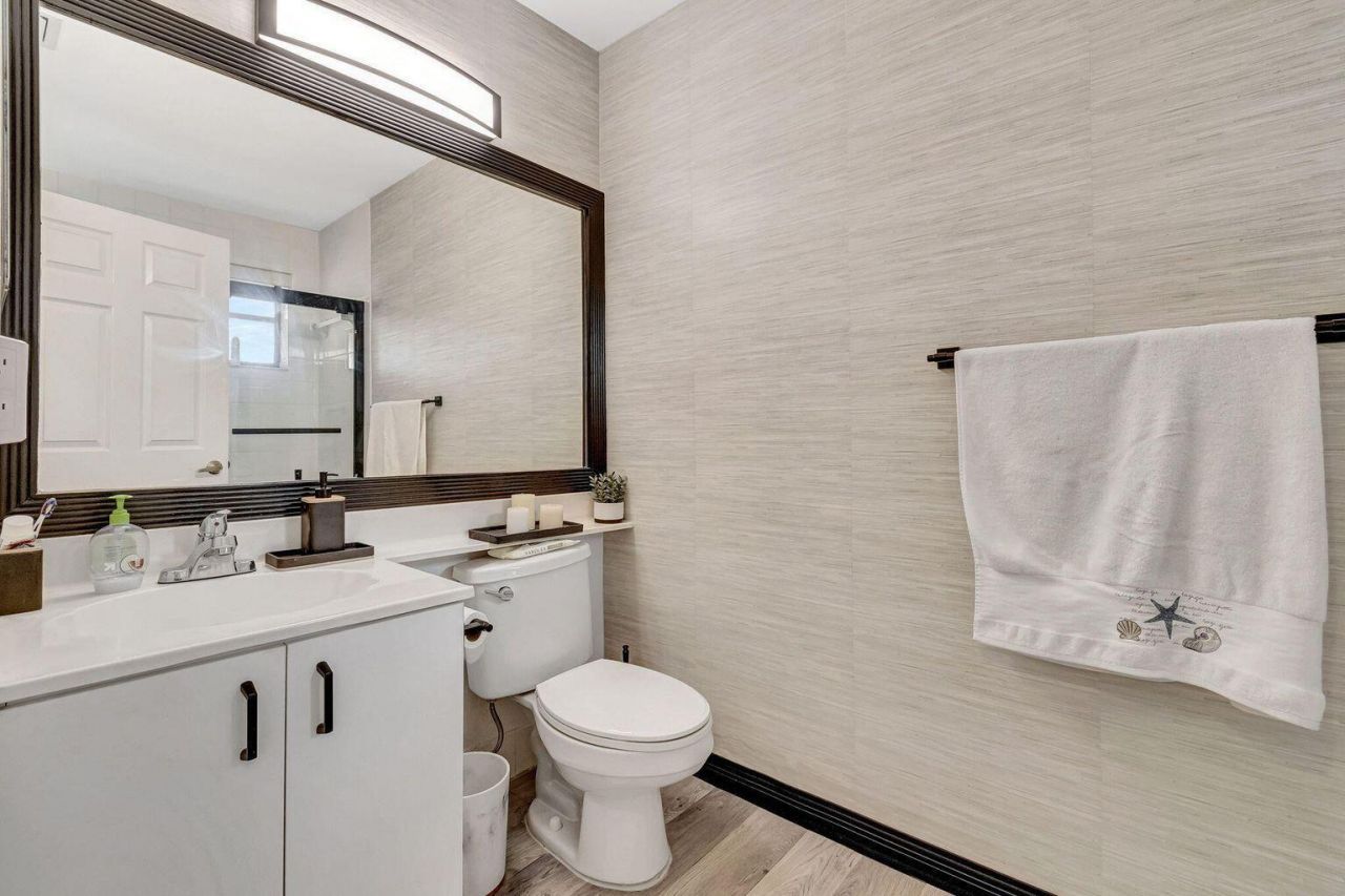 8320 Waterline Drive, Unit 201, Boynton Beach, FL 33472 Photo