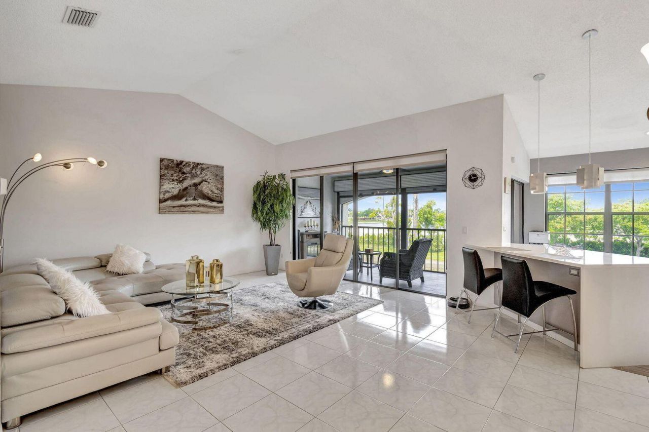 8320 Waterline Drive, Unit 201, Boynton Beach, FL 33472 Photo