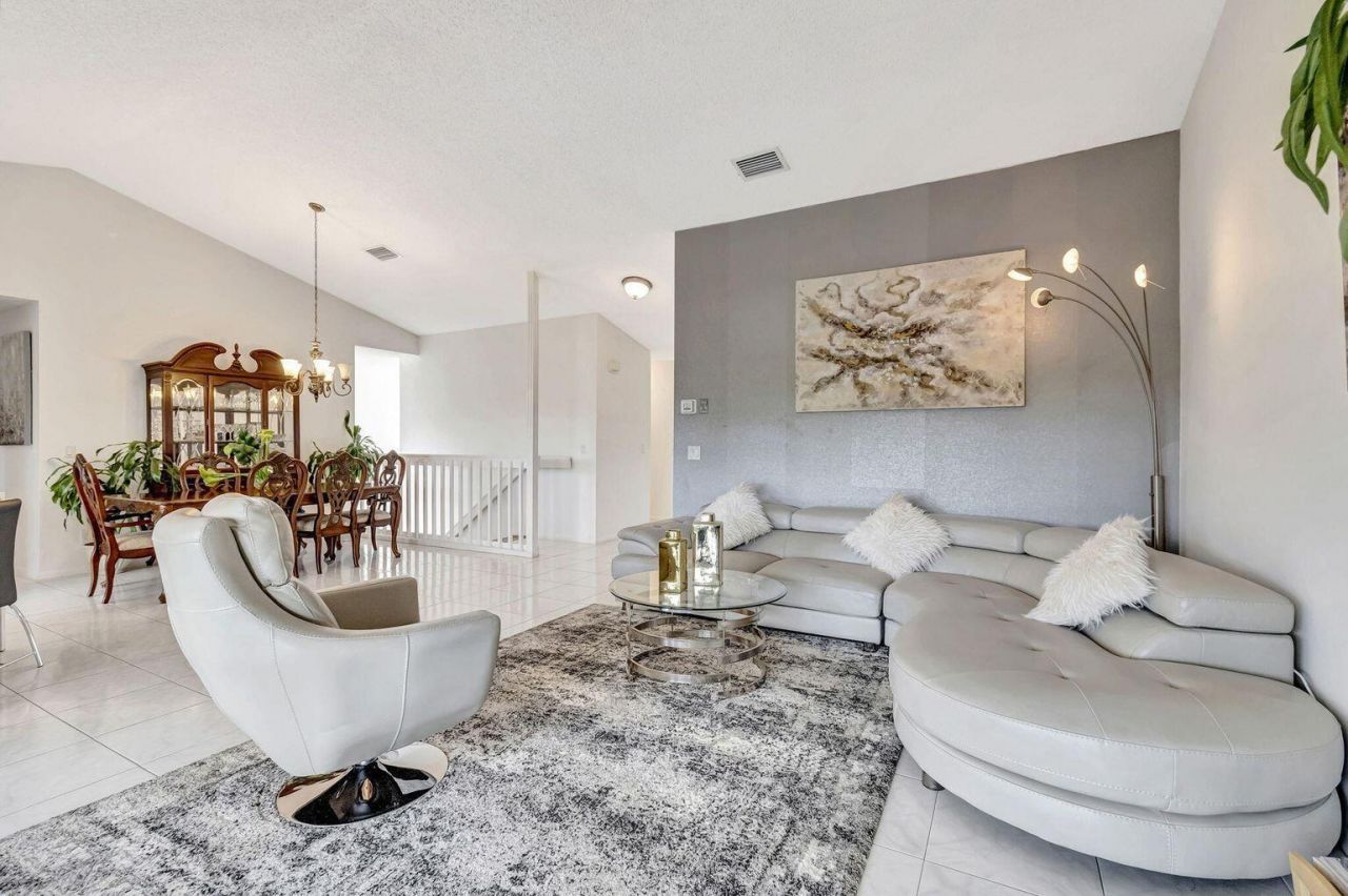 8320 Waterline Drive, Unit 201, Boynton Beach, FL 33472 Photo