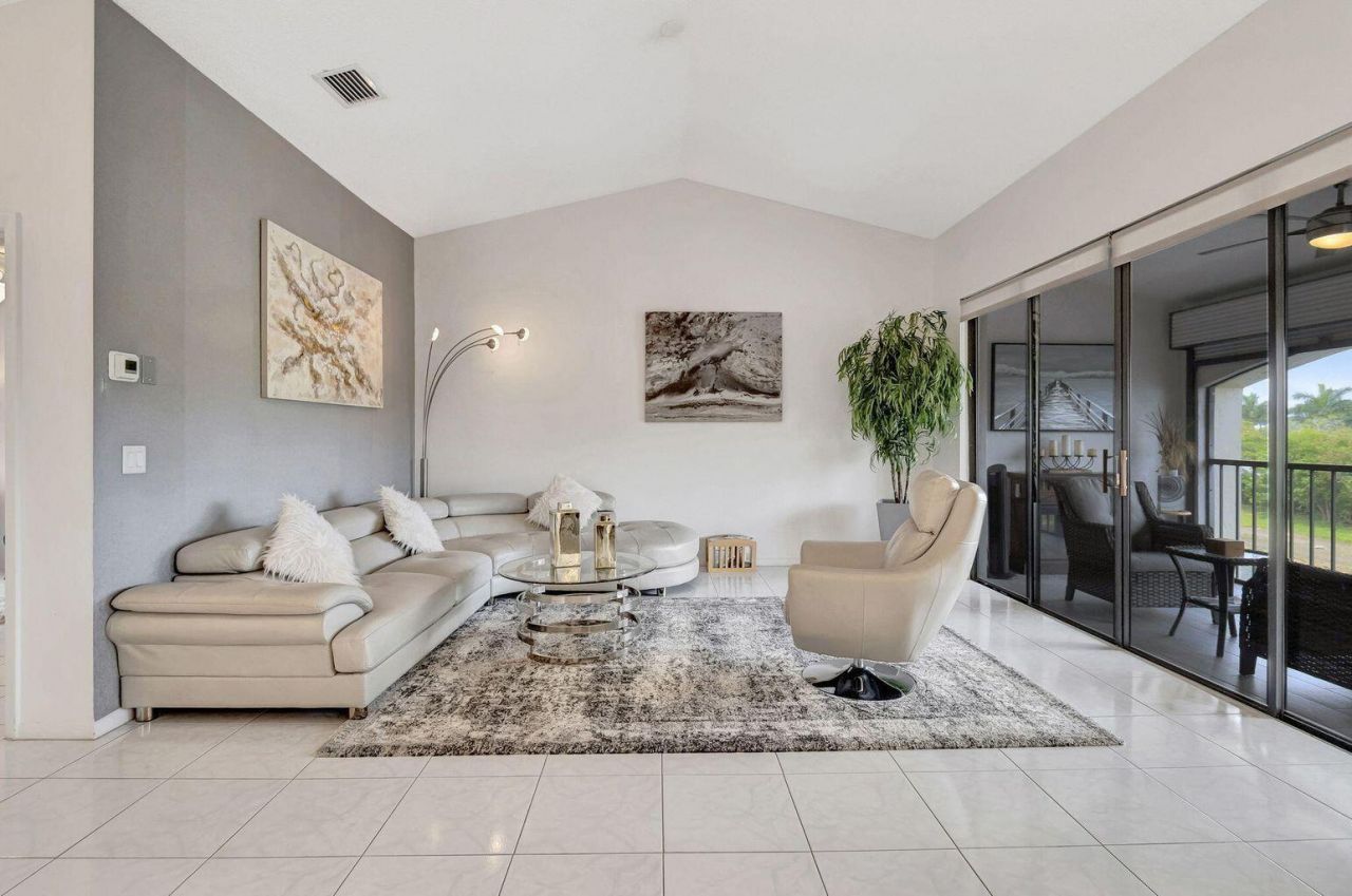 8320 Waterline Drive, Unit 201, Boynton Beach, FL 33472 Photo