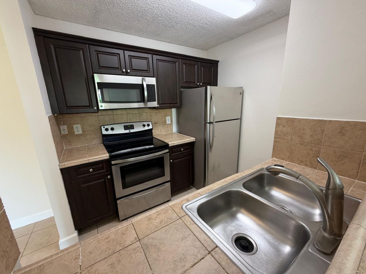 1743 Village Boulevard, Unit 106, West Palm Beach, FL 33409 Photo