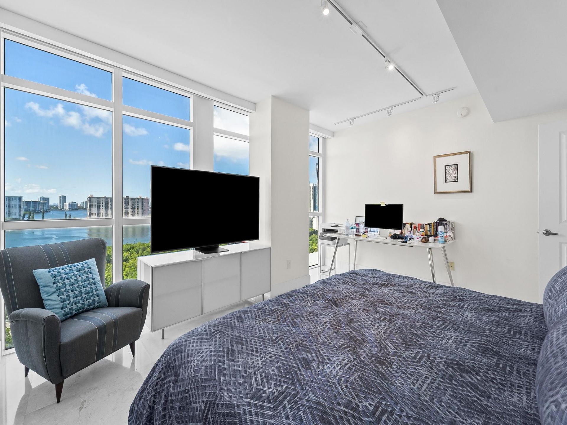 400 Sunny Isles Boulevard, Unit 1608, Sunny Isles Beach, FL 33160 Photo
