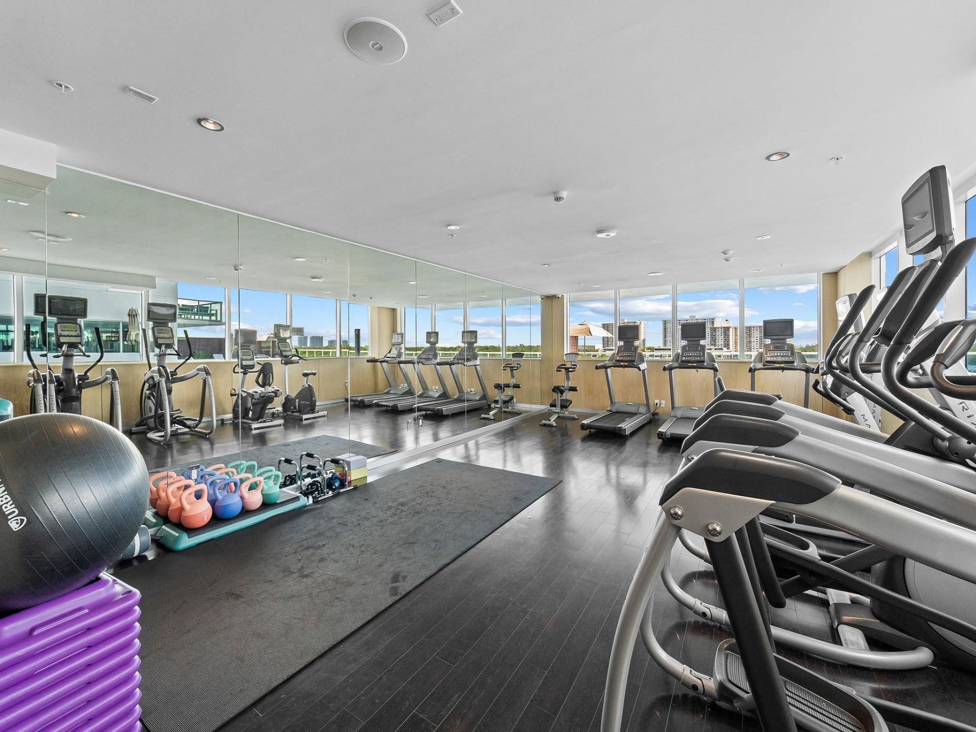 400 Sunny Isles Boulevard, Unit 1608, Sunny Isles Beach, FL 33160 Photo