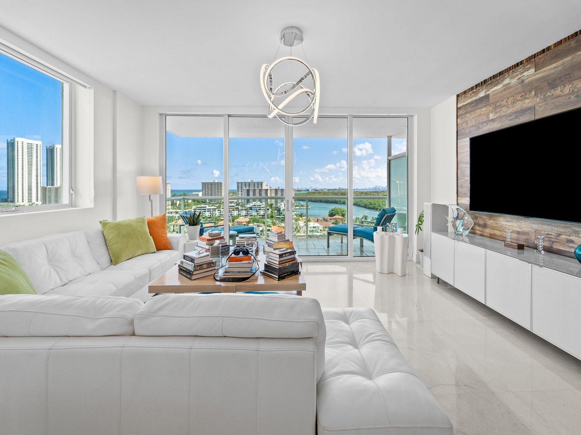 400 Sunny Isles Boulevard, Unit 1608, Sunny Isles Beach, FL 33160 Photo