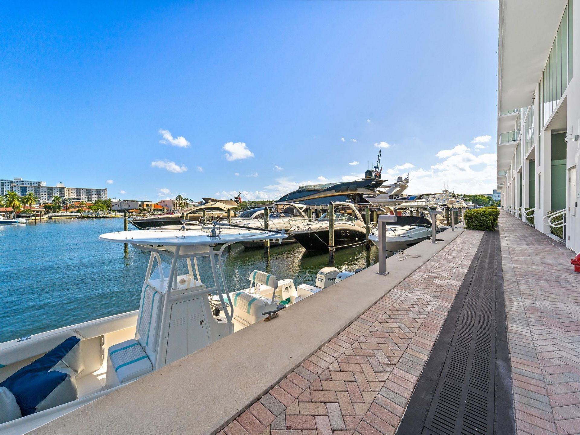 400 Sunny Isles Boulevard, Unit 1608, Sunny Isles Beach, FL 33160 Photo