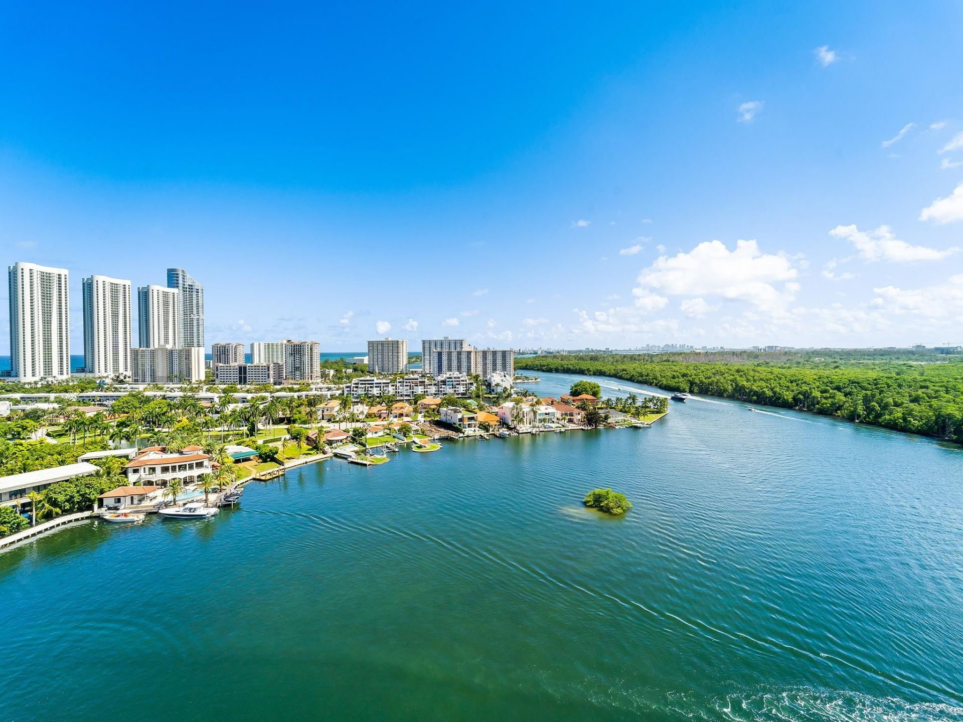 400 Sunny Isles Boulevard, Unit 1608, Sunny Isles Beach, FL 33160 Photo