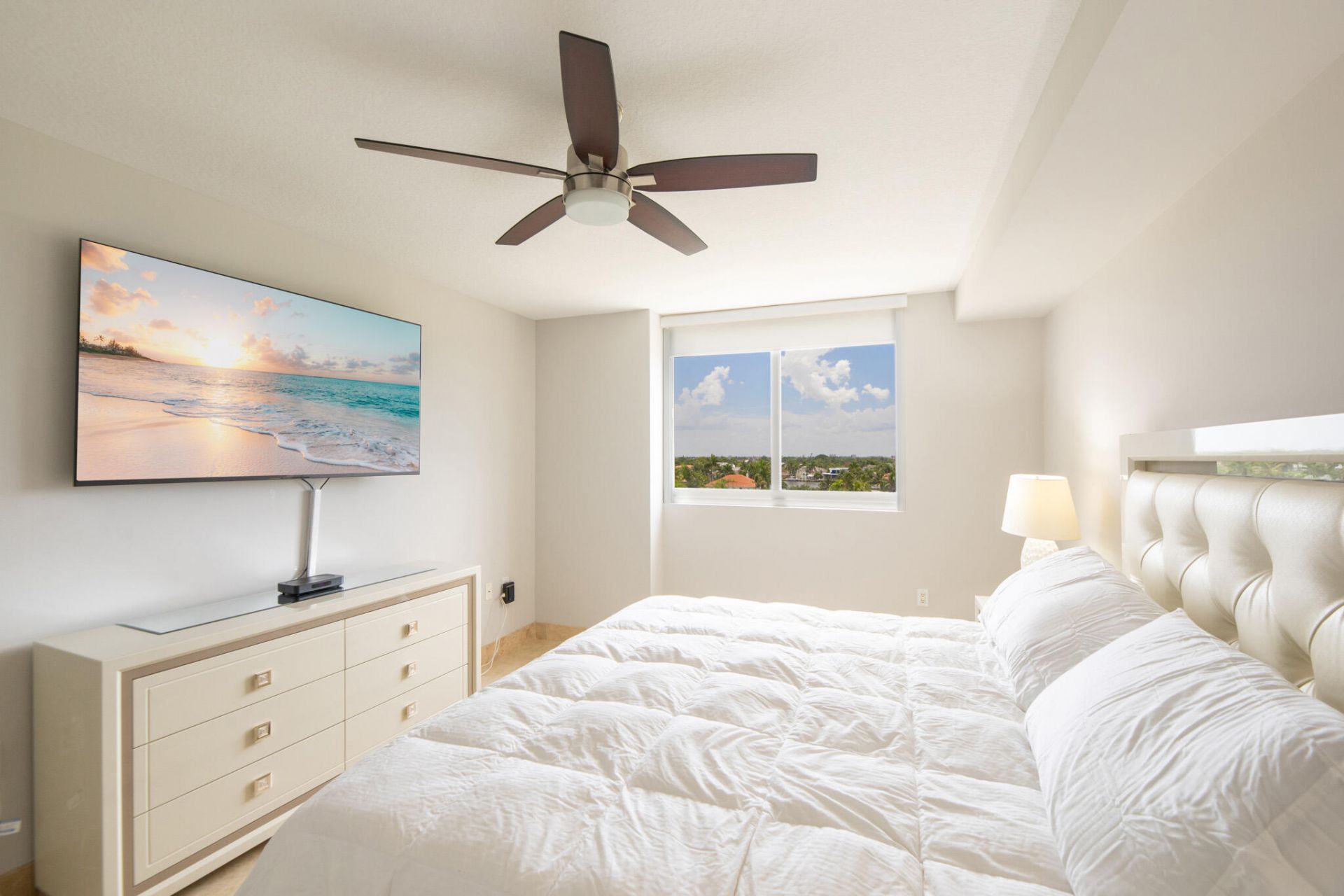 2001 N Ocean Boulevard, Unit 603, Fort Lauderdale, FL 33305 Photo