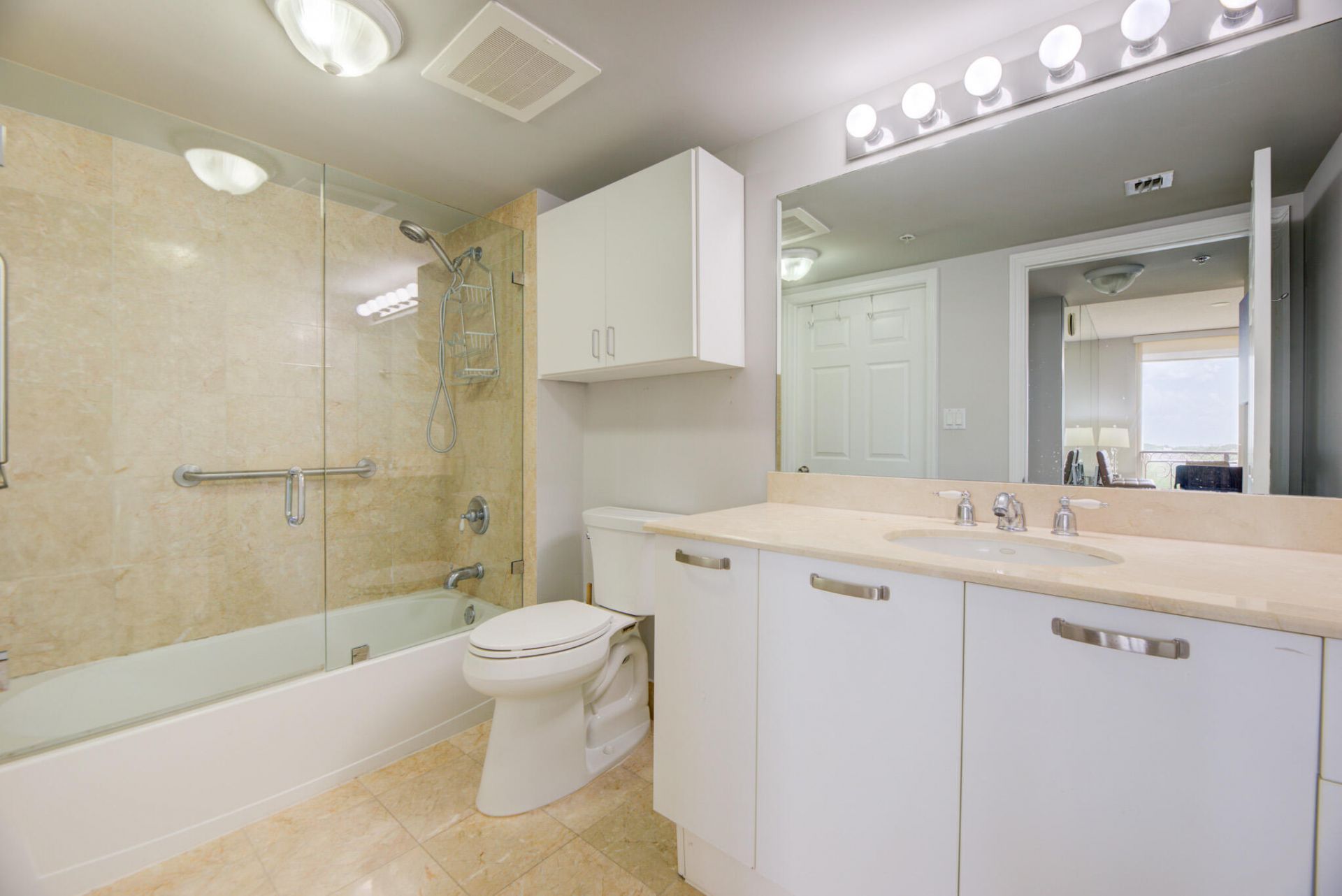 2001 N Ocean Boulevard, Unit 603, Fort Lauderdale, FL 33305 Photo