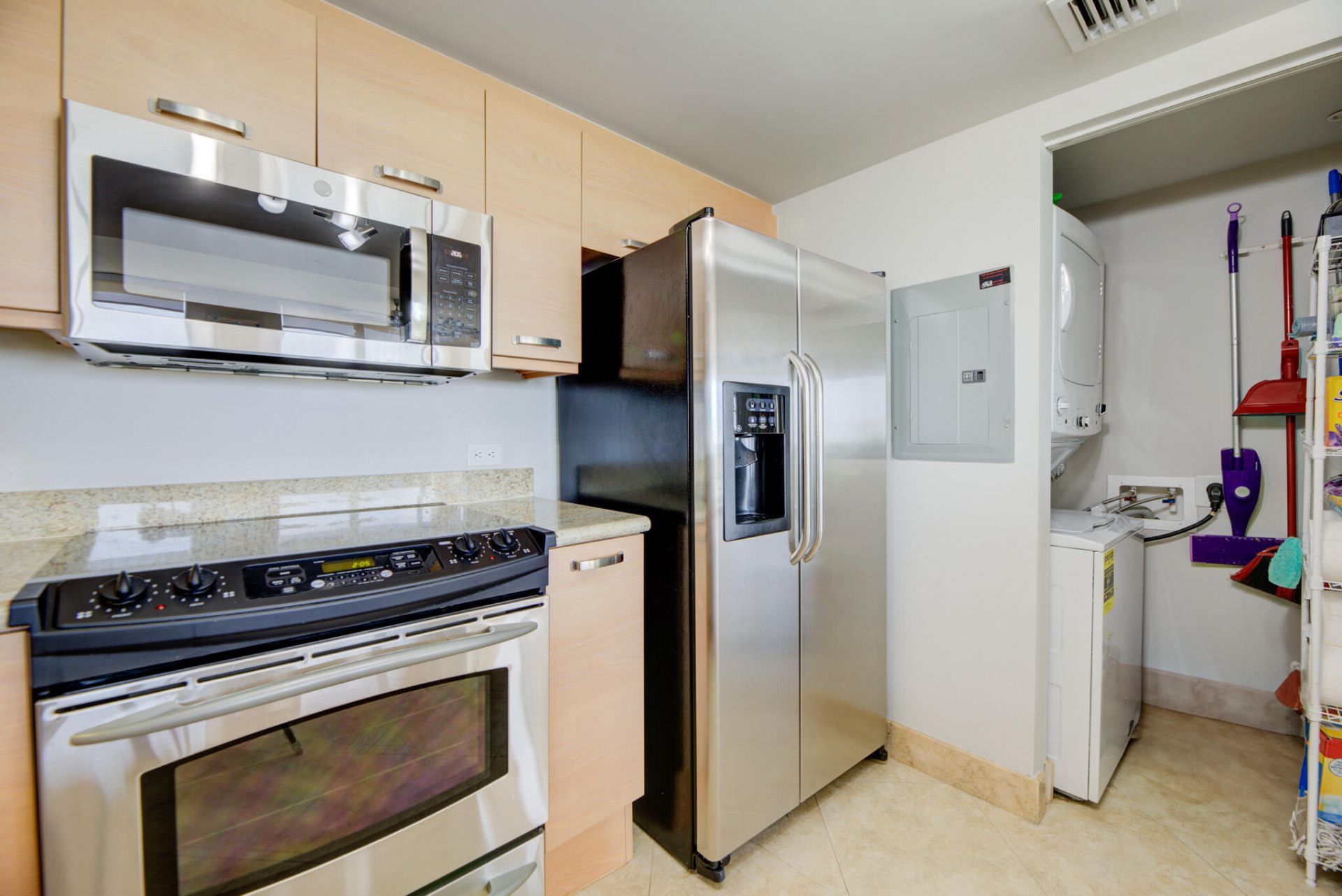 2001 N Ocean Boulevard, Unit 603, Fort Lauderdale, FL 33305 Photo