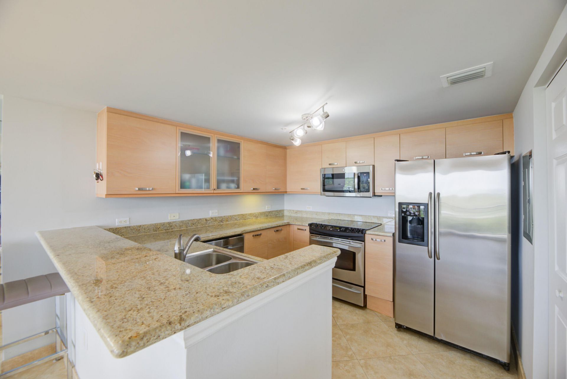 2001 N Ocean Boulevard, Unit 603, Fort Lauderdale, FL 33305 Photo