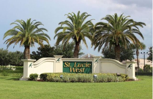 573 NW Montevina Drive, Port Saint Lucie, FL 34986 Photo