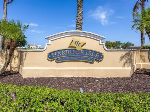 36 HARBOUR ISLE Drive W, Unit 104, Fort Pierce, FL 34949