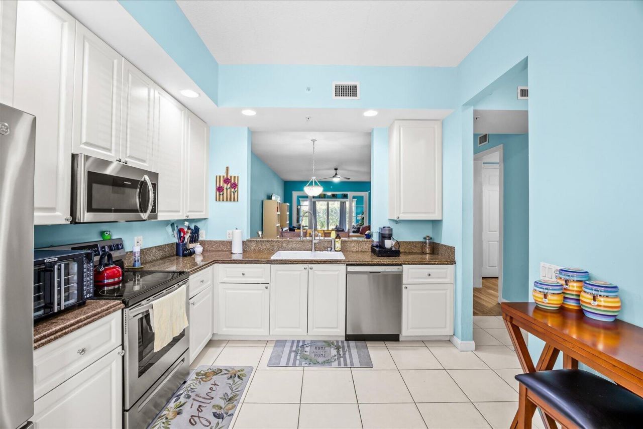 36 Harbour Isle Drive W, Unit 104, Fort Pierce, FL 34949 Photo