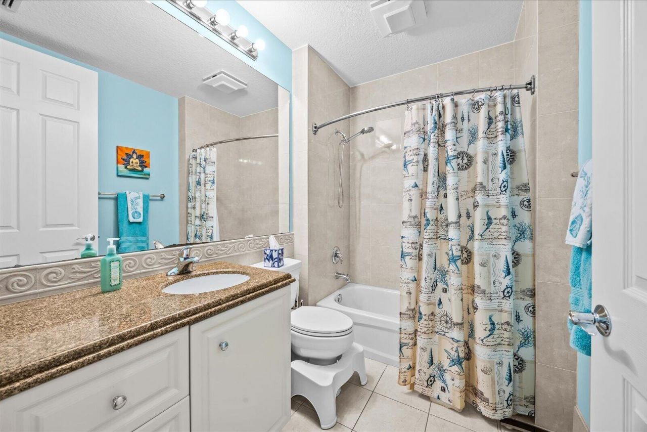 36 Harbour Isle Drive W, Unit 104, Fort Pierce, FL 34949 Photo