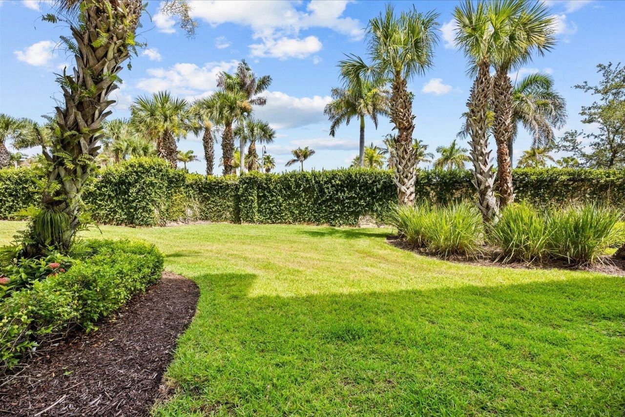 36 Harbour Isle Drive W, Unit 104, Fort Pierce, FL 34949 Photo