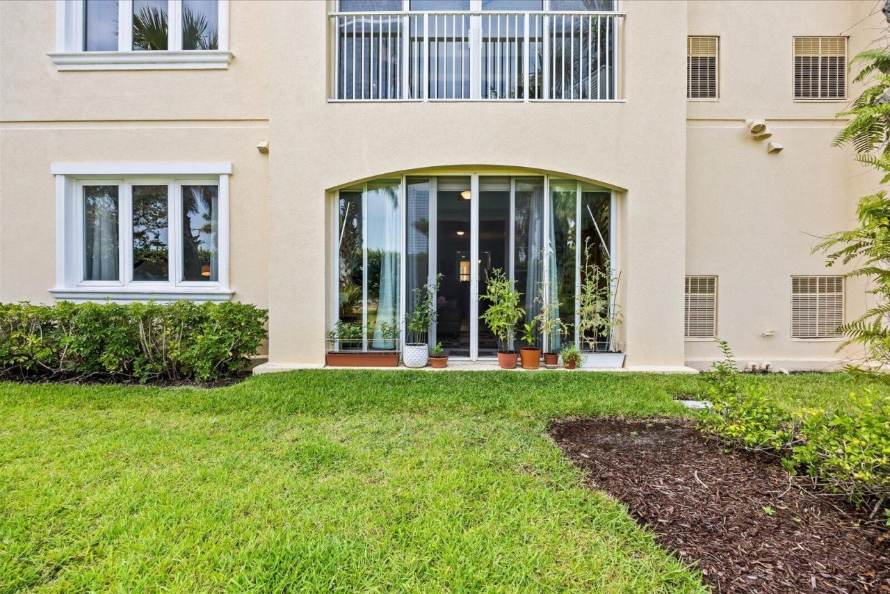 36 Harbour Isle Drive W, Unit 104, Fort Pierce, FL 34949 Photo