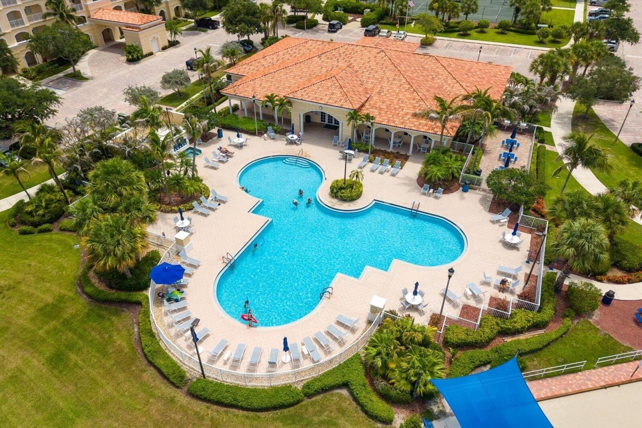 36 Harbour Isle Drive W, Unit 104, Fort Pierce, FL 34949 Photo