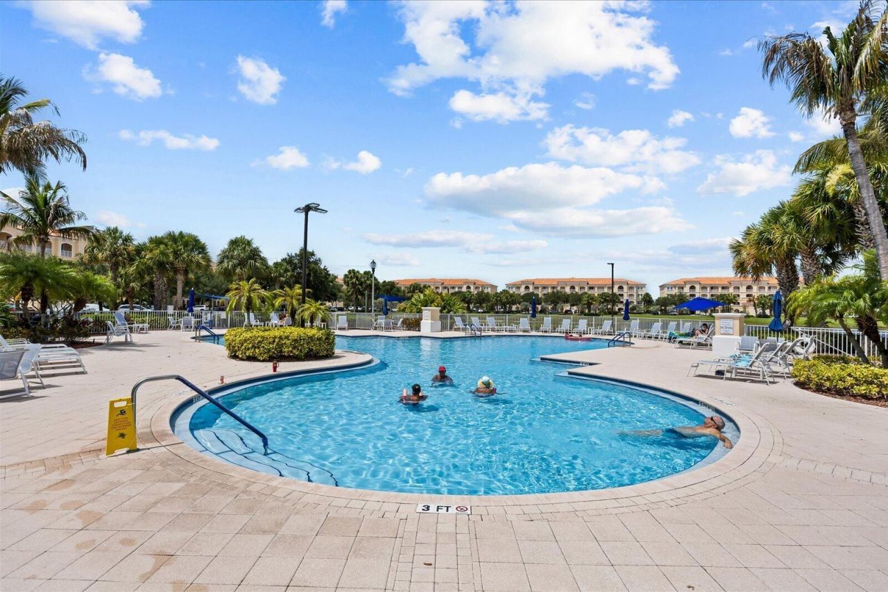 36 Harbour Isle Drive W, Unit 104, Fort Pierce, FL 34949 Photo