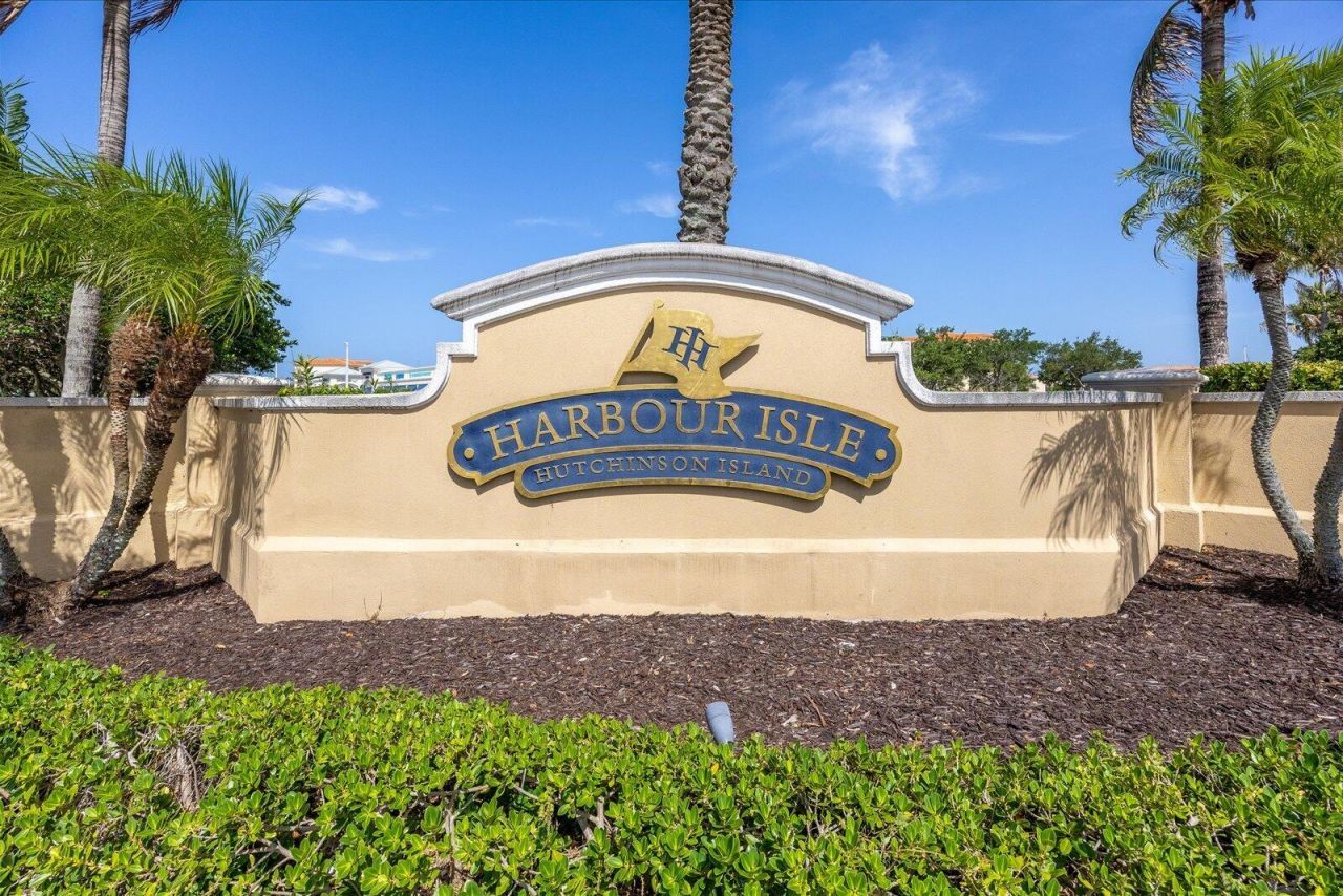 36 Harbour Isle Drive W, Unit 104, Fort Pierce, FL 34949 Photo