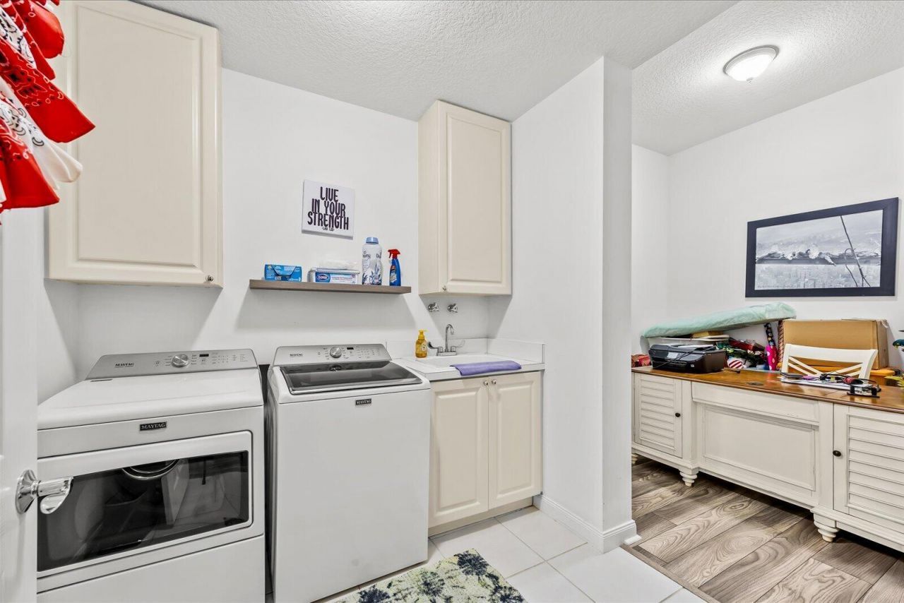 36 Harbour Isle Drive W, Unit 104, Fort Pierce, FL 34949 Photo