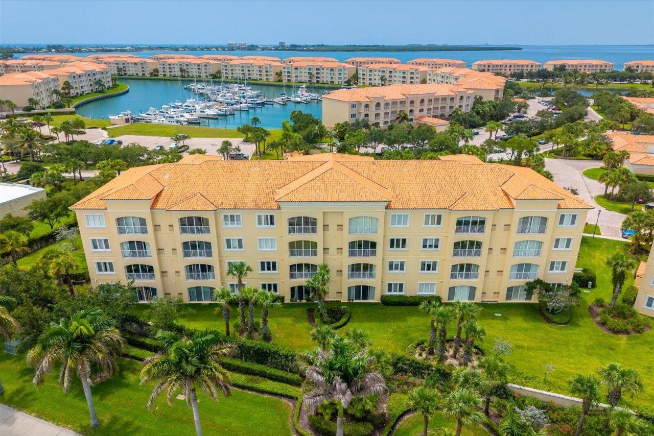 36 Harbour Isle Drive W, Unit 104, Fort Pierce, FL 34949 Photo