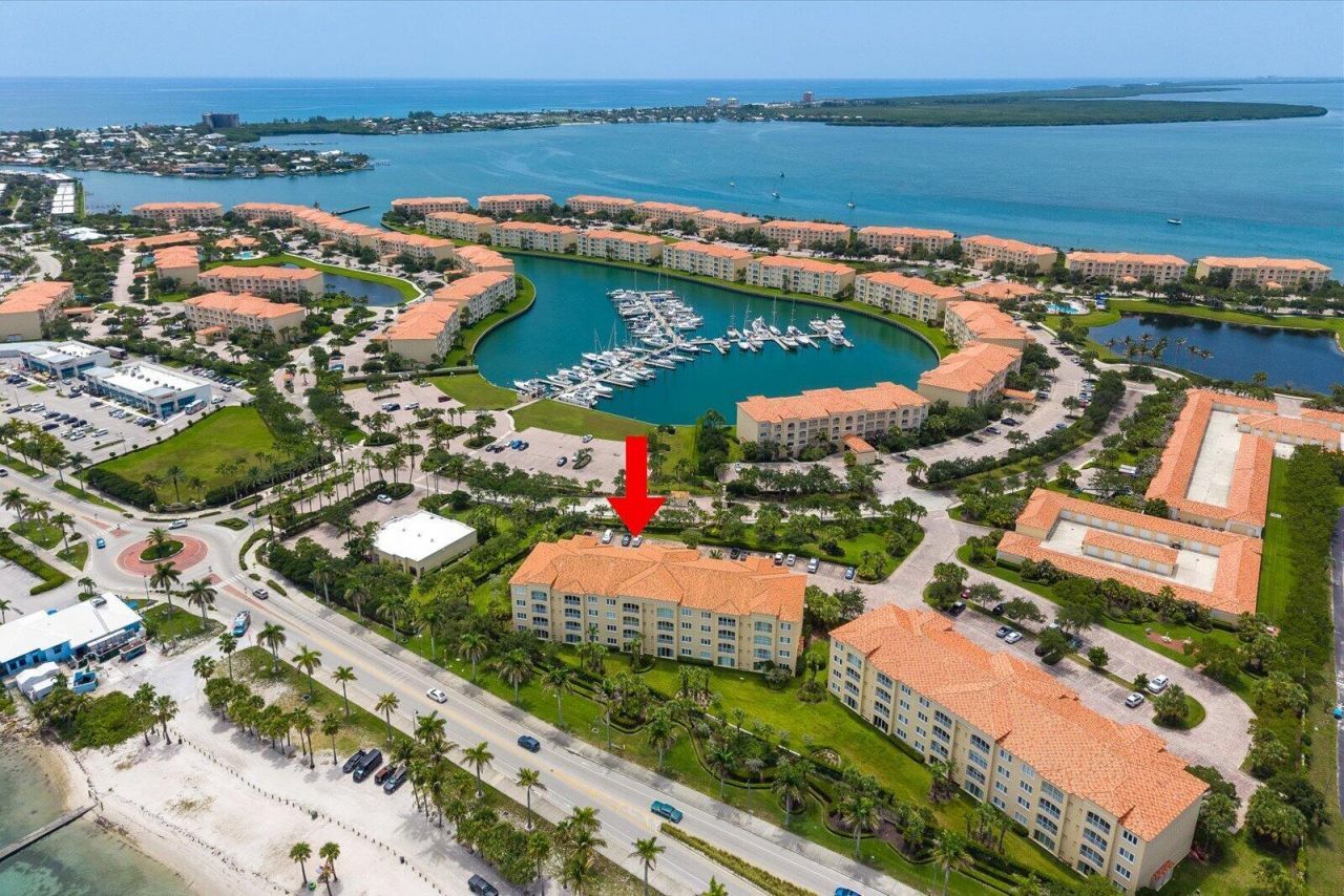 36 Harbour Isle Drive W, Unit 104, Fort Pierce, FL 34949 Photo