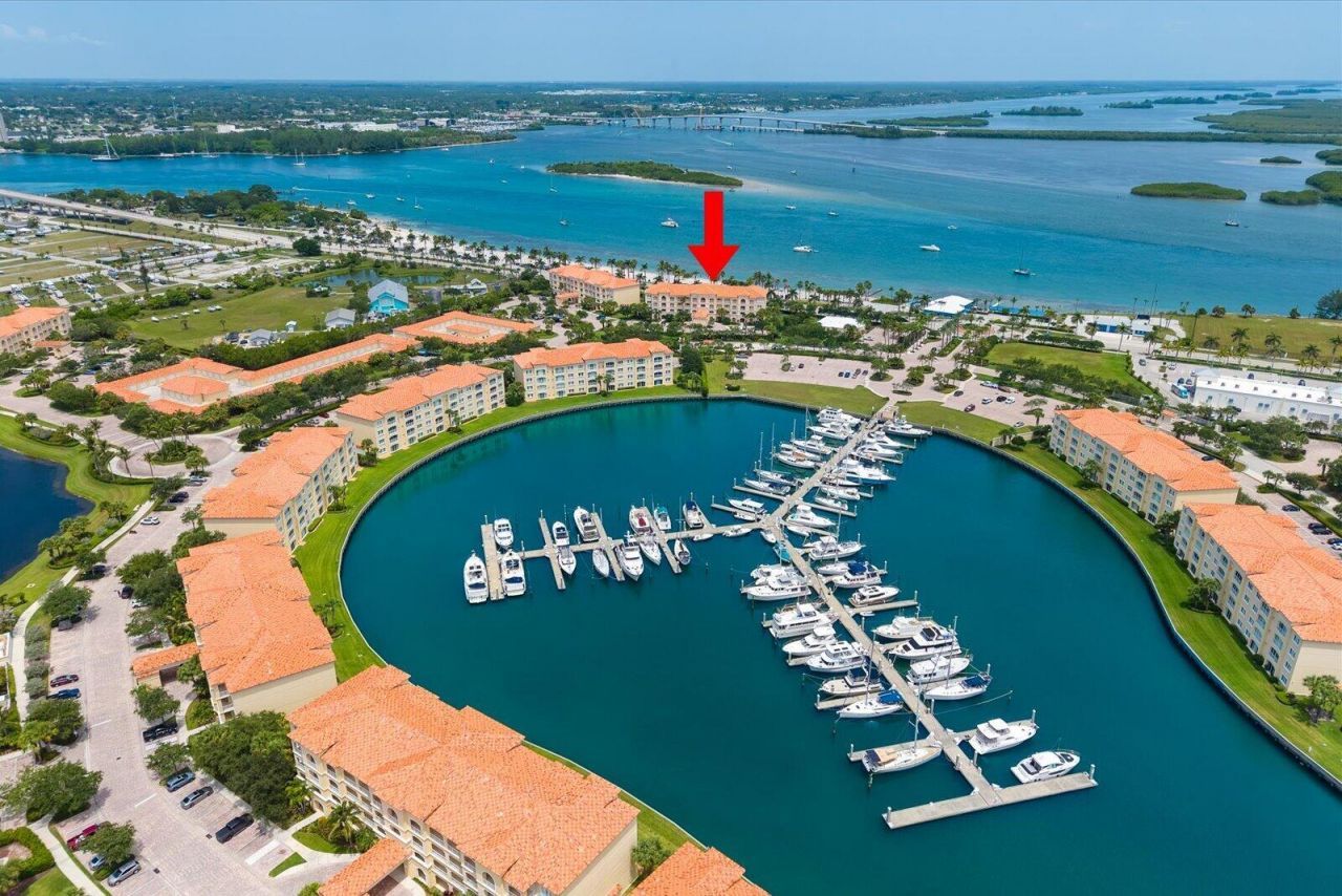 36 Harbour Isle Drive W, Unit 104, Fort Pierce, FL 34949 Photo