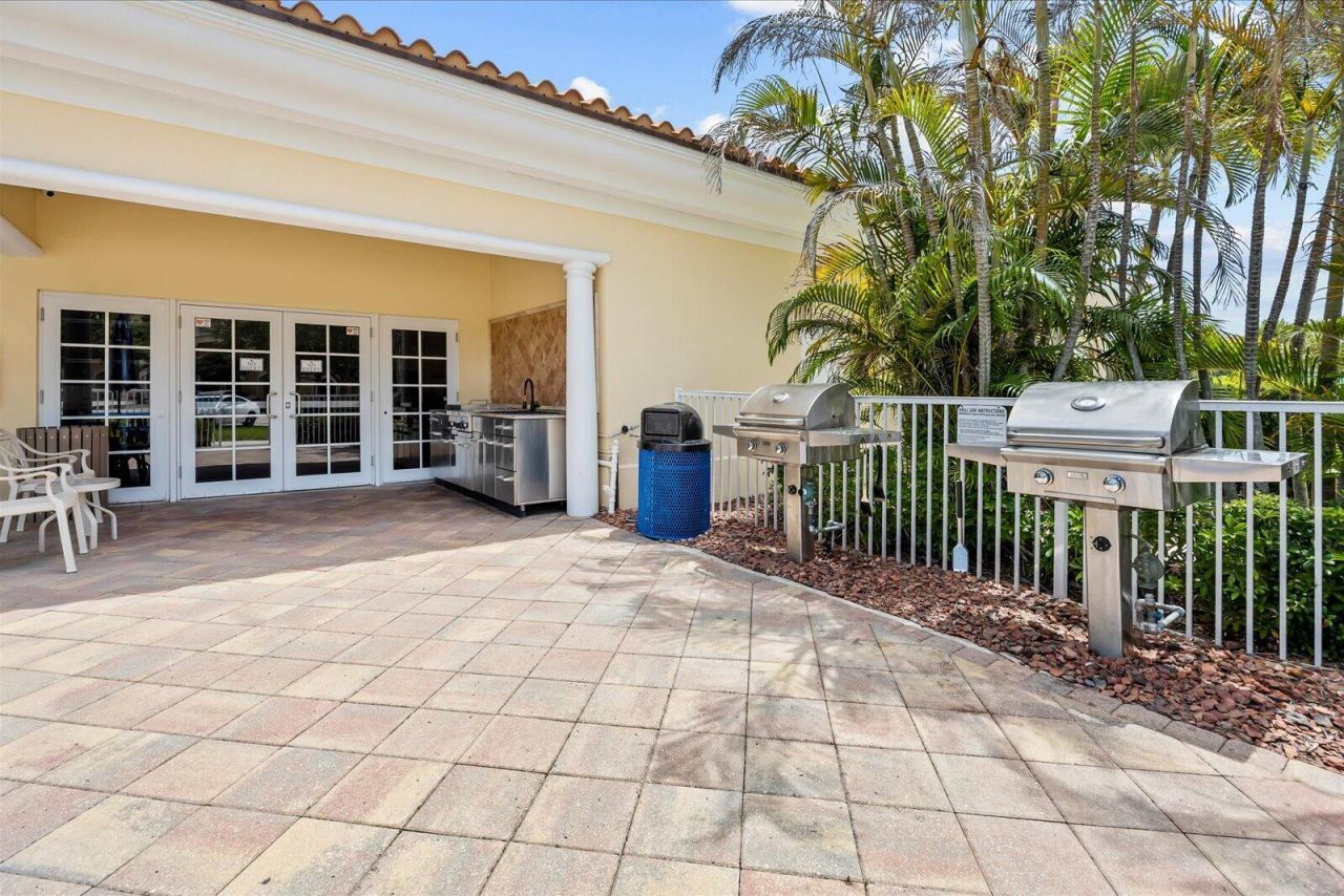 36 Harbour Isle Drive W, Unit 104, Fort Pierce, FL 34949 Photo