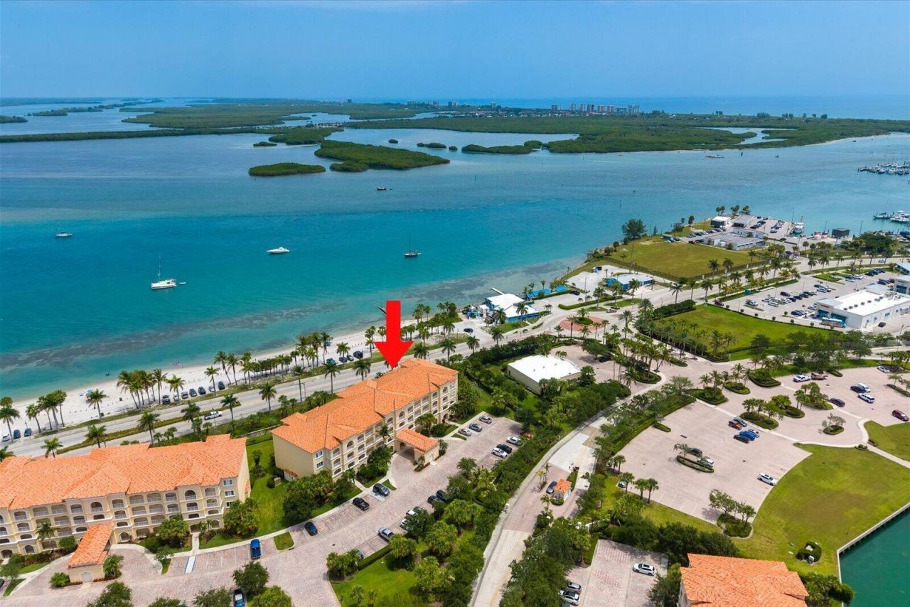 36 Harbour Isle Drive W, Unit 104, Fort Pierce, FL 34949 Photo