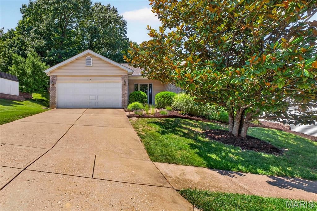 219 Copper Mountain Drive, Fenton, MO 63026 Main Photo