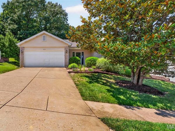 219 Copper Mountain Drive, Fenton, MO 63026