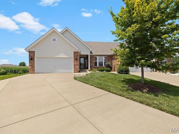 601 Ember Crest Drive, Fairview Heights, IL 62208
