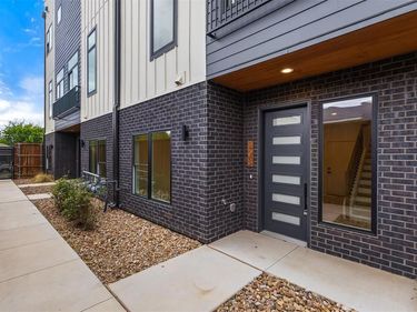 2203 Hondo Avenue, Unit 202, Dallas, TX 75219