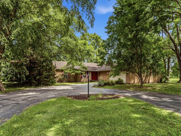 147 WOODLAKE Road, Seymour, IL 61875