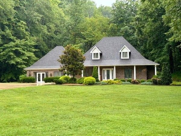 488 Stovall Hollow Rd , Belvidere, TN 37306