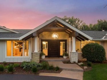 1155 Heritage Lane , Wayzata, MN 55391