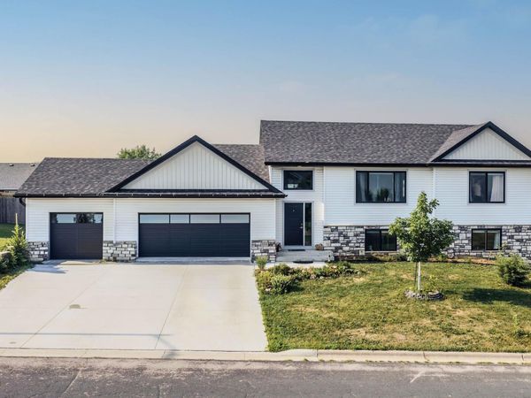 856 Golfview Avenue, Zumbrota, MN 55992