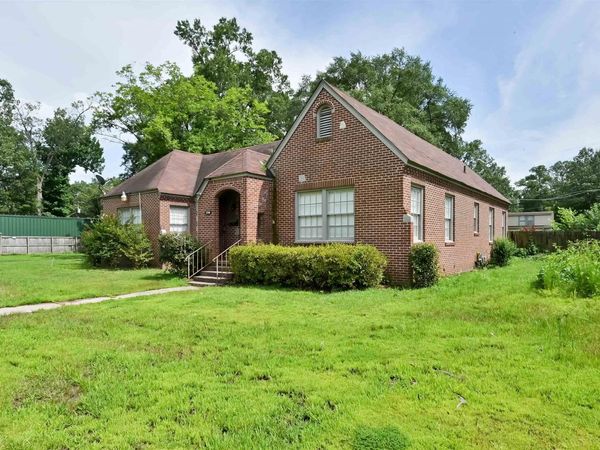 1300 W 28th Avenue , Pine Bluff, AR 71603