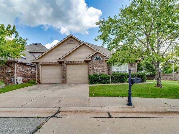 108 S Ridge Pointe Drive, Edmond, OK 73034