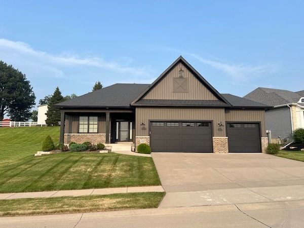 4465 Muirfield Drive , Bettendorf, IA 52722
