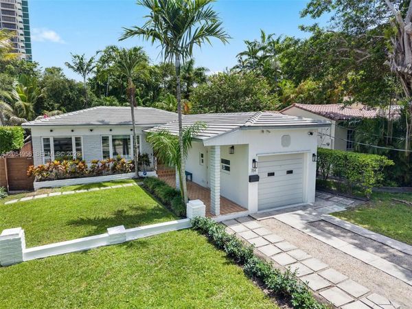 784 NE 71st St , Miami, FL 33138