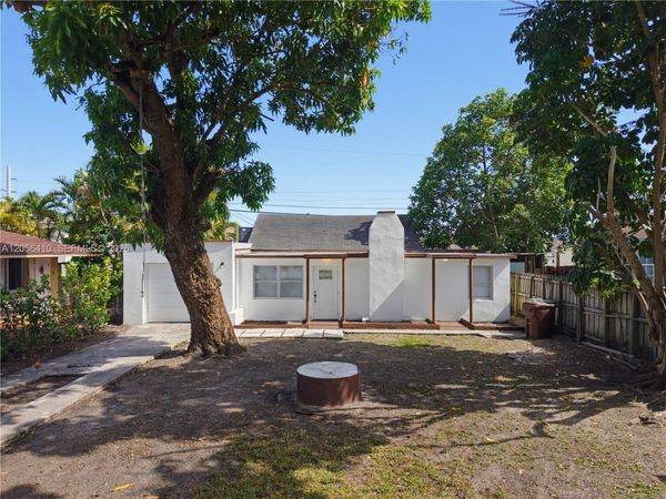 76 W 14 St , Hialeah, FL 33010
