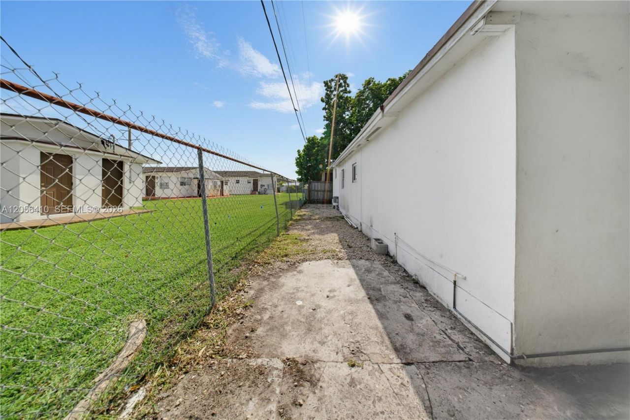 76 W 14 St , Hialeah, FL 33010 Photo